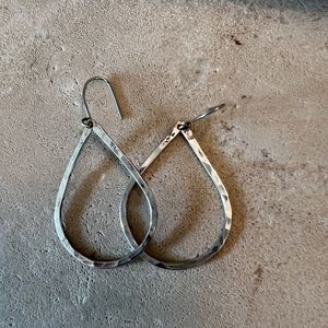 SILPADA 925 TEARDROP EARRINGS GUC